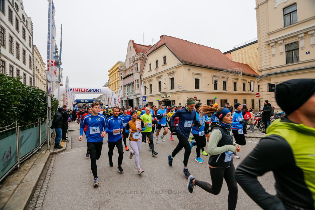 AW_20231231awmac-44 | WELS, 31.12.2023, Sparkasse Silvesterlauf Wels 2023 , Image shows: Photo: WAPICS / Andreas Willdoner