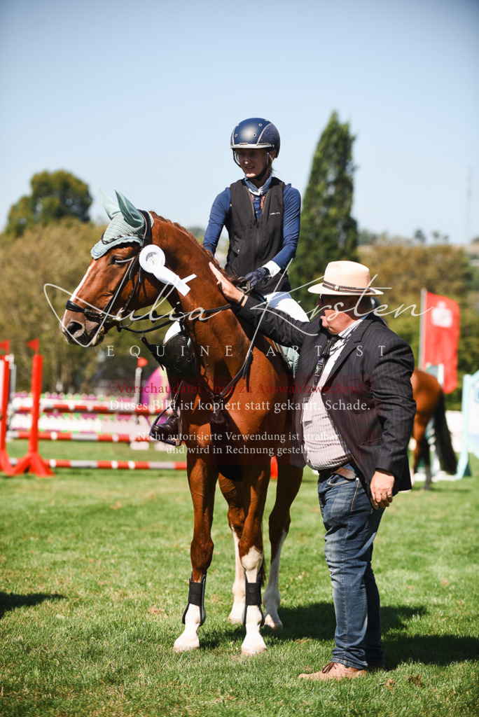 DSC_2935 | Pferde- und Turnierfotografie in Westsachsen. Pferdeportraits, Auftragszeichnungen und intuitive Kunst.
