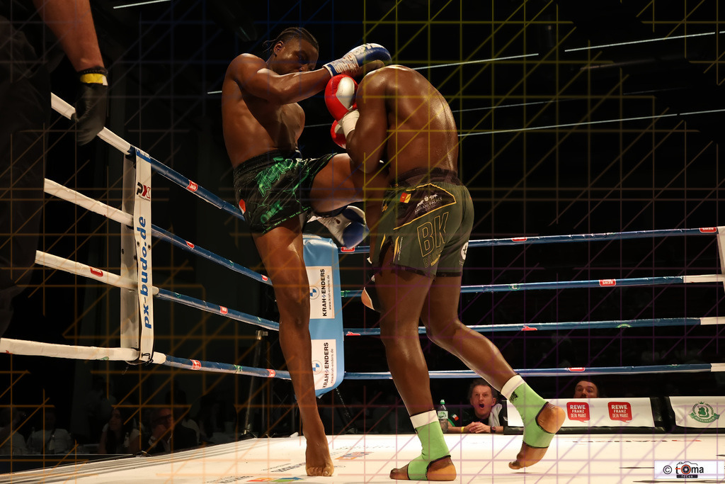 Finale Akingbade vs Kombou 25.04.2026 tomafocus Tb00125 | professionelle Sport- und Eventfotografie von Tomafocus – dynamische Bilder, emotionale Momente und hochwertige Aufnahmen für jeden Anlass. - Realisiert mit Pictrs.com