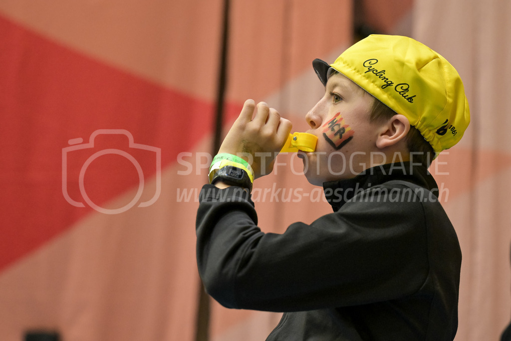 Zug United vs HC Rychenberg - 22. February 2025 | Zug United vs HC RychenbergSporthalle Wankdorf, BernHCR-Fan mit Tröte.Bild: Sportfotografie Markus Aeschimann | www.markus-aeschimann.ch - Realisiert mit Pictrs.com