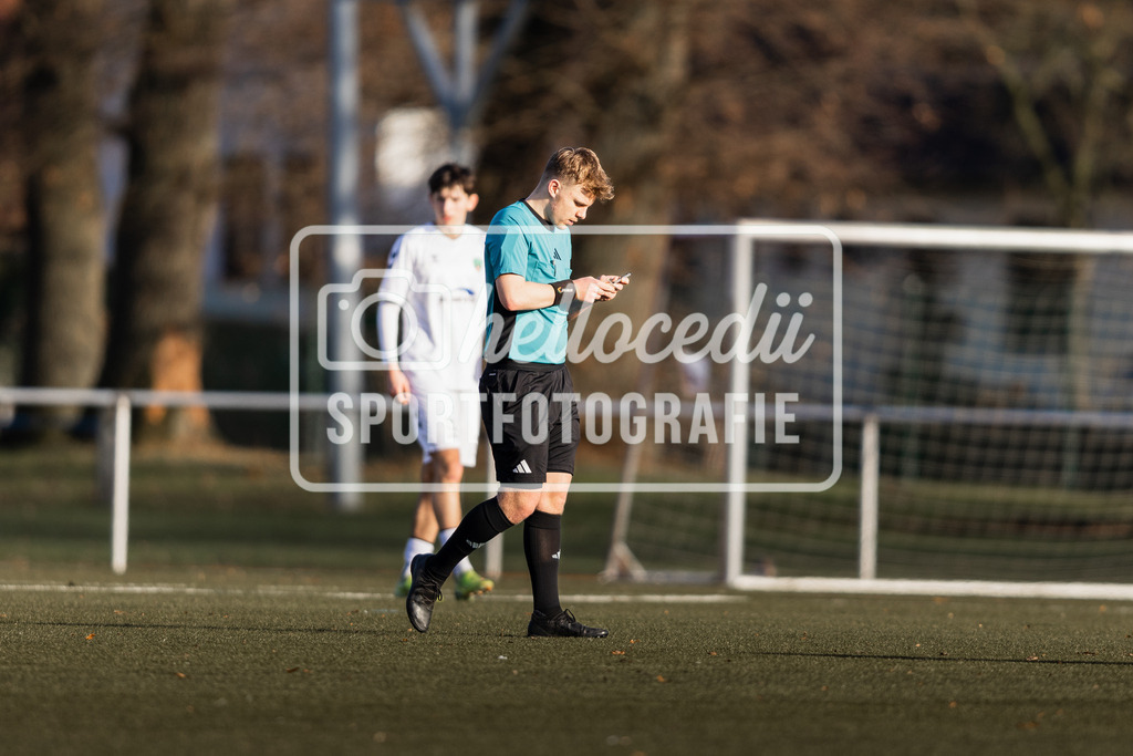 Fußball I Herren I Saison 2025-2026 I Freundschaftsspiel I VFL Osnabrück A-Junioren - JFV Bremen-049 | Nico Krone (Schiedsrichter) - Realisiert mit Pictrs.com