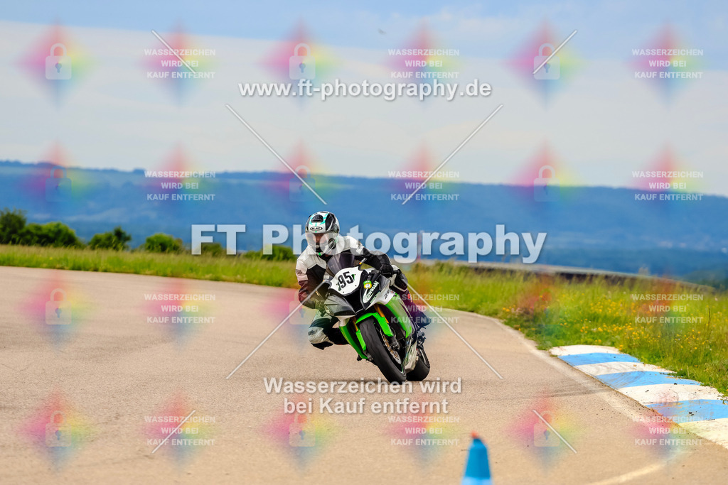 MotoTeam-2422 | Hier findet Ihr Bilder von Touristenfahrten auf der Nürburgring Nordschleife oder von anderen Veranstaltungen die ich besucht habe. Viel Spass beim Durch Schauen 