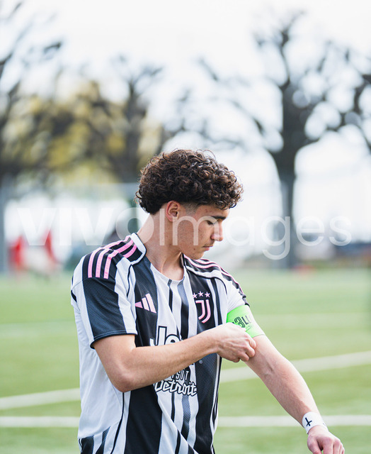 juv_lut_fmachado-0053 | Images from the Juniors B match between Juventus Academy and FC Lutry, played on 18 March 2026 in Lutry, Switzerland, featuring players, coaching staff and match action throughout the game.