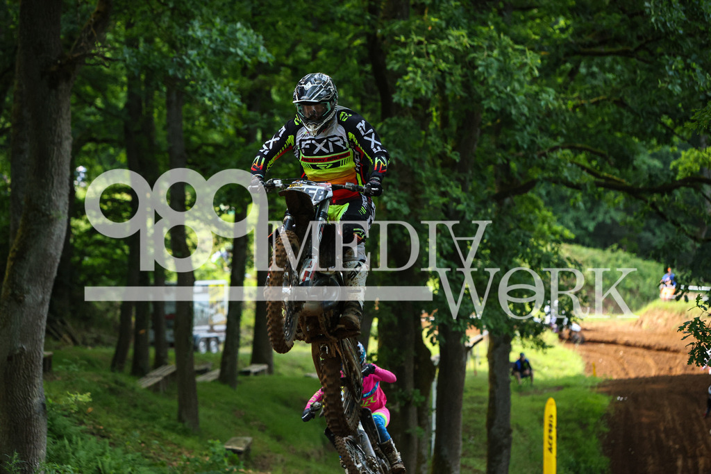 5E6A3550 | 989 MEDIAWORK