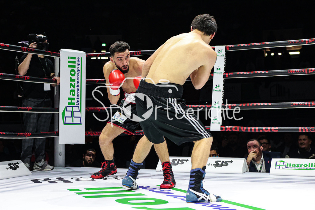 Profi - Box - Gala / Main Event | Kushtrim TAHIRUKAJ (rot schwarze Hose) in seinem Kampf gegen Nika GAVAJAVA (schwarze Hose)