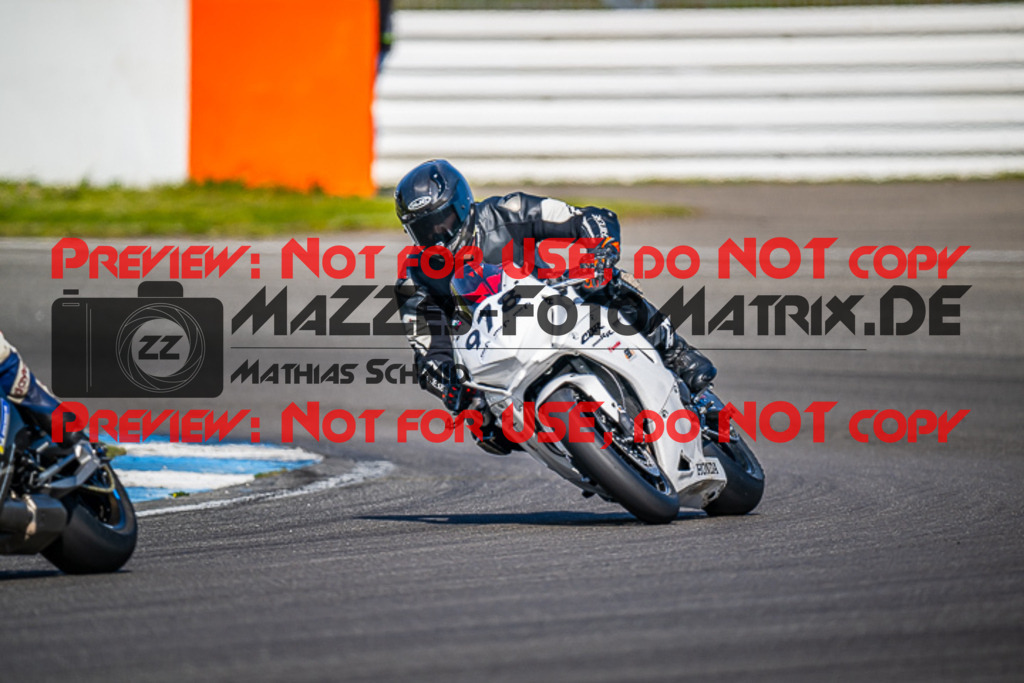 MaZZes_FotoMatrix_230410_5428 | ROT