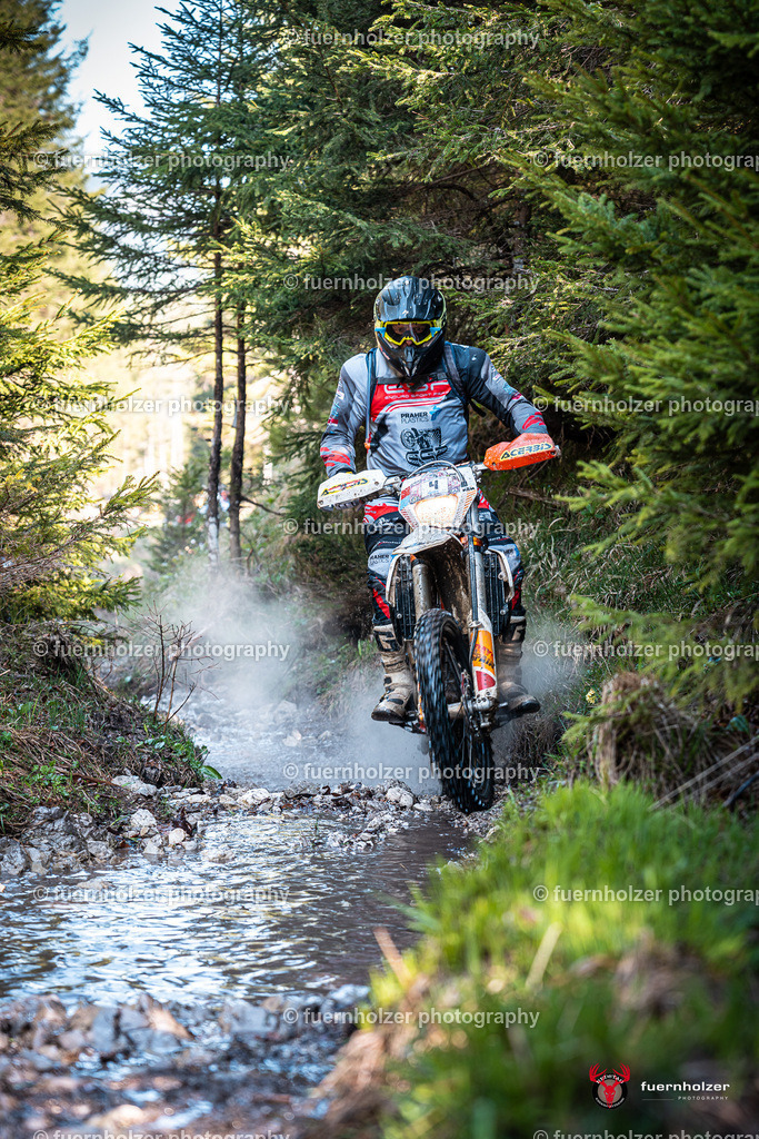fuernholzer_250501-C1-124 | Fotografische Impressionen von der Red Stag Enduro Extreme by fuernholzer-photography.com. Endurosport in Österreich fotografisch festgehalten von fuernholzer. Auftragsfotografie für Private, Gewerbefotos und Industriefotografie. Eventfotografie, Sportfotografie und Motorsportfotografie. Anbieter von Fotoworkshops, Fototraining, fotografischen Vorträgen und Fotoseminaren.