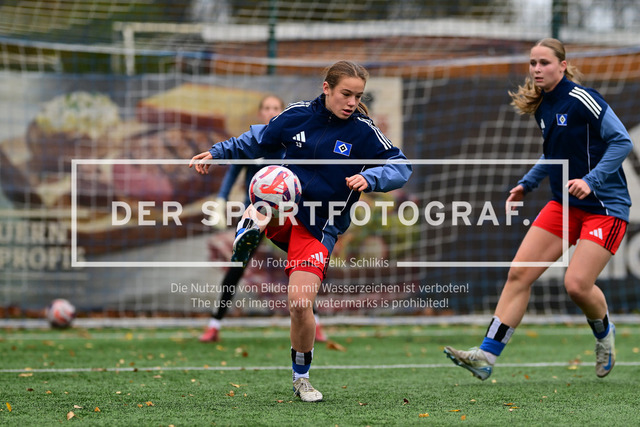 Fußball I Juniorinnen I Saison 2025-2026 I Regionalliga Nord I 7. Spieltag I Hamburger SV U17 - SpVg Aurich U17 I 01162 | Der Sportfotograf. - Realisiert mit Pictrs.com