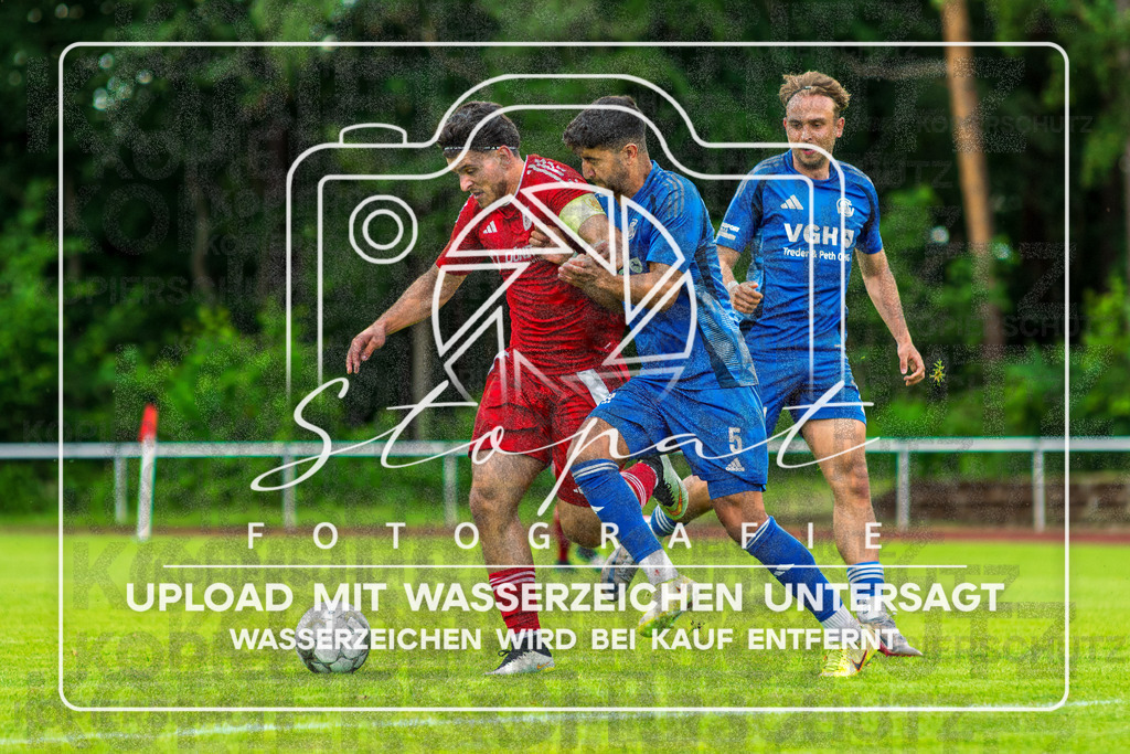 Landesliga Herren LG - TV Jahn Schneverdingen vs. MTV Eintracht Celle | Tarik Pepic (TV Jahn Schneverdingen #7), Karim Jelalli (MTV Eintracht Celle #5); Landesliga Herren LG - TV Jahn Schneverdingen vs. MTV Eintracht Celle am 06.06.2026 in Osterwaldstadion, Schneverdingen - Realisiert mit Pictrs.com
