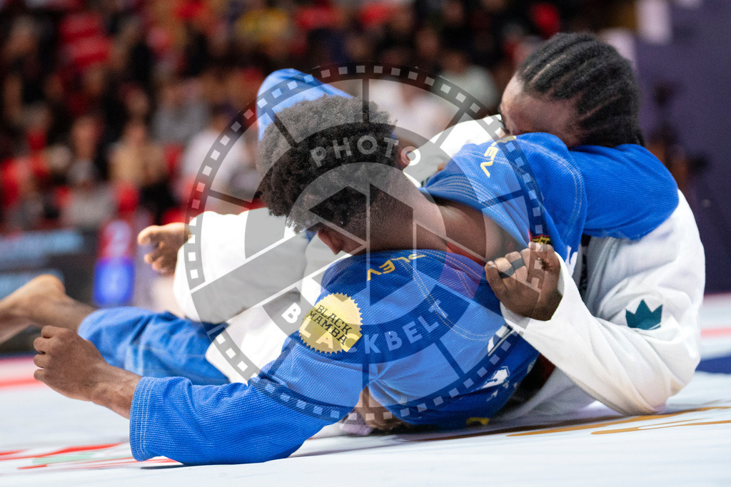 20231108PBB1228 | Fighters compete during the AJP World Professional Championship in the Mubadala Arena in Abu Dhabi, Arab United Emirates, on November 8, 2023.