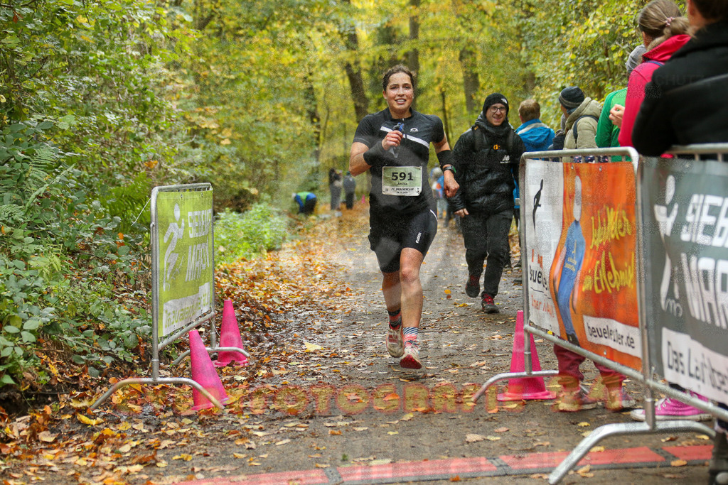 251026_1224_EX1_0291 | Sportfotografie im Rhein-Sieg Kreis, Köln, Bonn, NRW, Rheinland Pfalz, Hessen, etc. Unser Tätigkeitsfeld umfasst den Laufsport vom Volkslauf über den Marathon, Duathlon, Triathon bis zum Ultralauf wie Kölnpfad Ultra oder Schindertrail.