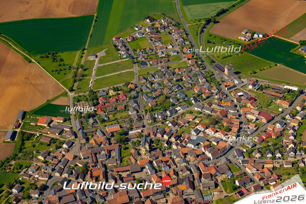 Das Luftbild zeigt :  Prosselsheim - Die Luftaufnahme wurde 2024 vom UL-Flugzeug aus erstellt ( keine Drohne ) - Hochauflösende Luftaufnahme - Für grossformatige Ausdrucke geeignet. Die Geschenkidee !Mit Lizenz und Bildrechte bestellbar