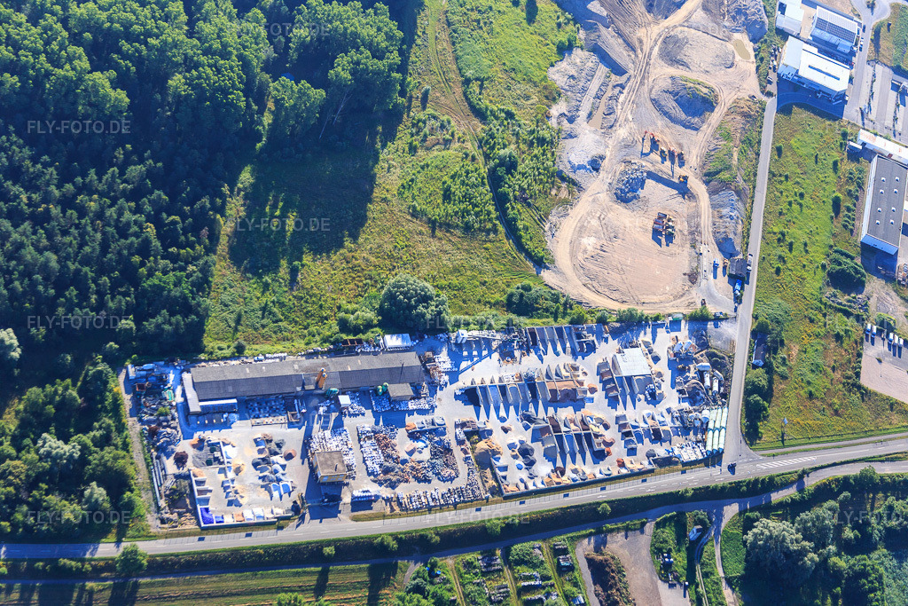 Luftbild: Gartenkies im Ortsteil Neudorf in Graben-Neudorf im Bundesland Baden-Württemberg in Deutschland. Foto: IMG_091744.jpg vom 10.07.2016 durch Werner Riehm/FLY-FOTO.de