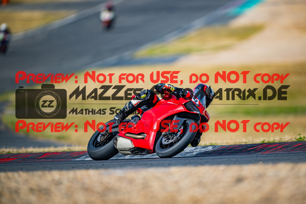 MaZZes_FotoMatrix_230719_8588 | ROT