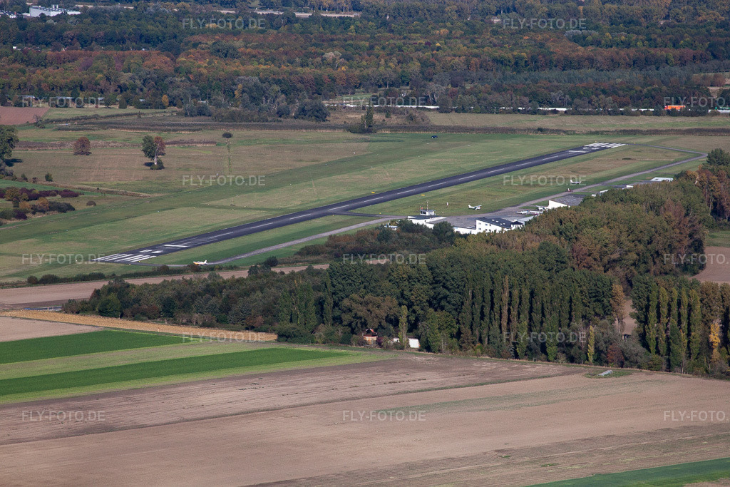 Luftbild: Flugplatz in Worms im Bundesland Rheinland-Pfalz in Deutschland. Foto: IMG_21931.jpg vom 09.10.2009 durch Werner Riehm/FLY-FOTO.de