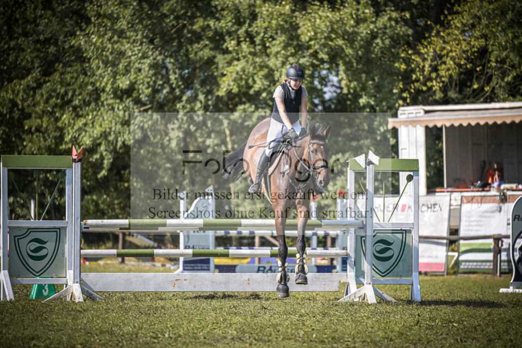 DOS_0459 | Entdecke hochwertige Reitturnierfotos von Foto Oger. Professionell, emotional und authentisch – jetzt Lieblingsmomente im Shop bestellen.Deutschlandweite Turnierfotografie. - Realisiert mit Pictrs.com