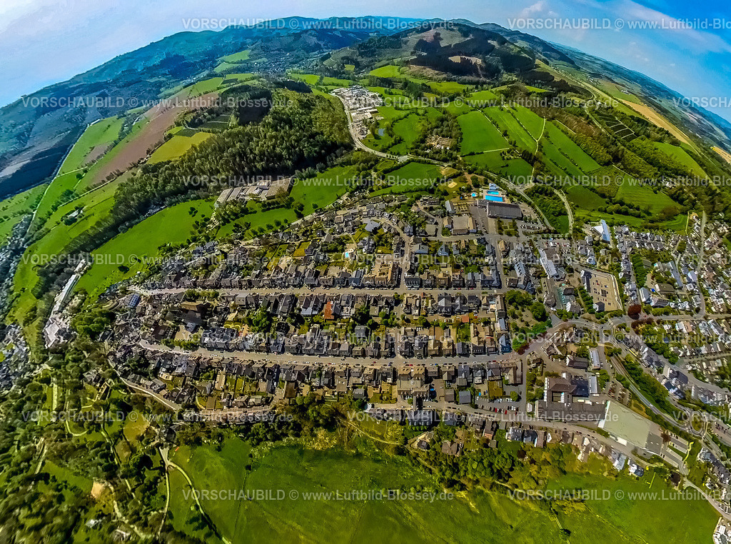 Schmallenberg240590329OstStrasse_Weststrasse | Luftbild, Ortsansicht Wohngebiet zwischen Oststraße und Weststraße, umgeben von Wiesen und Feldern, Wellen-Freibad Schwimmbad, Erdkugel, Fisheye Aufnahme, Fischaugen Aufnahme, 360 Grad Aufnahme, tiny world, little planet, fisheye Bild, , Schmallenberg, Sauerland, Nordrhein-Westfalen, Deutschland