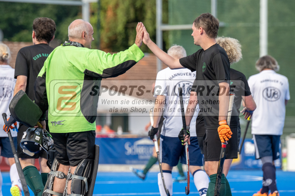 SFE_20240817_0250 | Krefeld, Deutschland, 17.08.2024:  European Cup for Recreational Hockey Players im KTHC Stadion Rot-Weiss Köln Tennis and Hockey Club am 17.08.2024 in Krefeld, Deutschland. (Foto von Stephan Fehrmann)Krefeld, Germany, 17.08.2024: European Cup for Recreational Hockey Players in KTHC Stadion Rot-Weiss Köln Tennis and Hockey Club at 17.08.2024 in Krefeld, Deutschland. (Foto from Stephan Fehrmann)