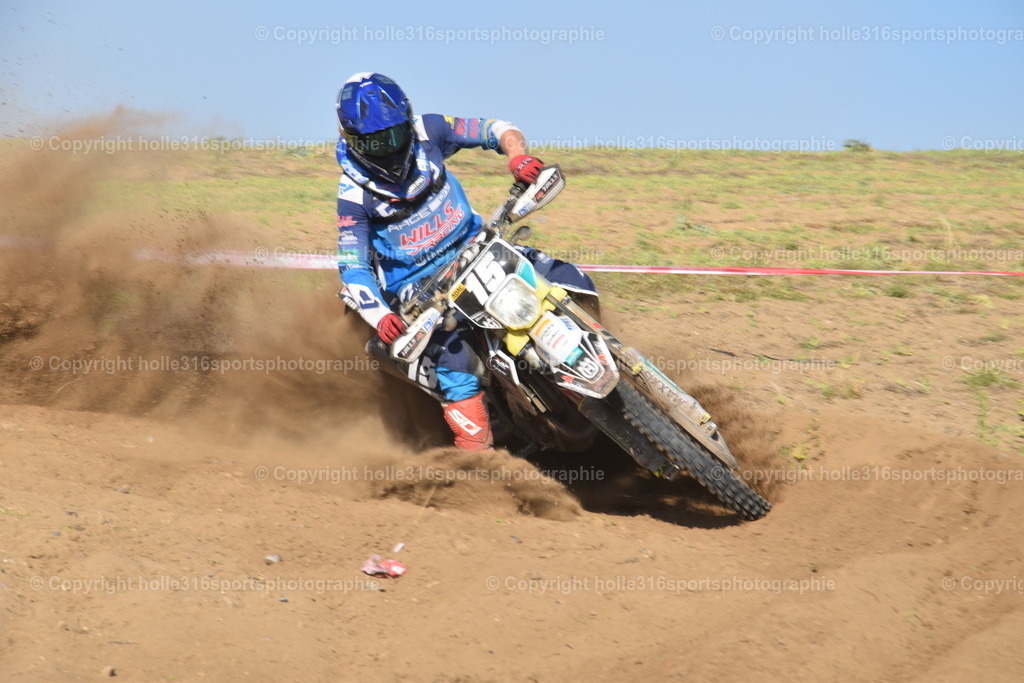 DSC_0404 | Sportfotografie , Motorsport, Motoross, Reitsport, Mointainbike, Enduro,
Landschaft , Outdoor, Eventfotografie, Landschaft, Bilder online bestellen - Realisiert mit Pictrs.com