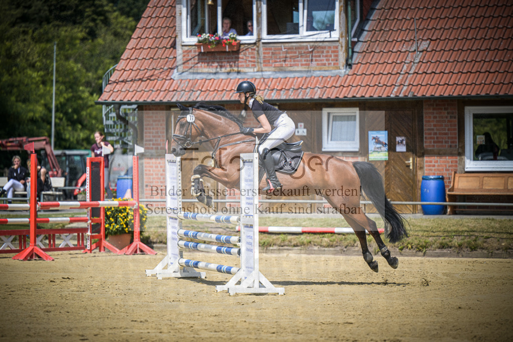 DOS_8923 | Entdecke hochwertige Reitturnierfotos von Foto Oger. Professionell, emotional und authentisch – jetzt Lieblingsmomente im Shop bestellen.Deutschlandweite Turnierfotografie. - Realisiert mit Pictrs.com