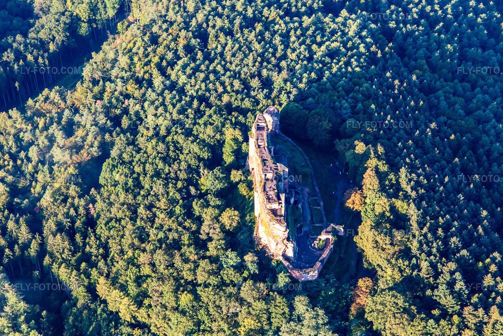 Aerial view: Château Fort de Fleckenstein in Lembach in the state Bas-Rhin, France.Photo: IMG_138916.jpg taken on 09/24/2023 by Werner Riehm/FLY-FOTO.comResolution of the original: 5472 x 3648 pxWWW.FLECKENSTEIN.FR