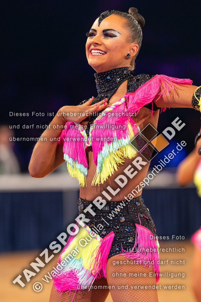 20231111-01372 | Hier finden Sie Tanz Bilder vom Latein und Standard Formationen tanzen. Sportbilder vom Tanzsport. Schöne Fotos und von Weltmeisterschaft, Europameisterschaft, Bundesliga, Regionalliga, Oberliga und Landesliga sowie von GOC Stuttgart, DanceComp, WM Bremen