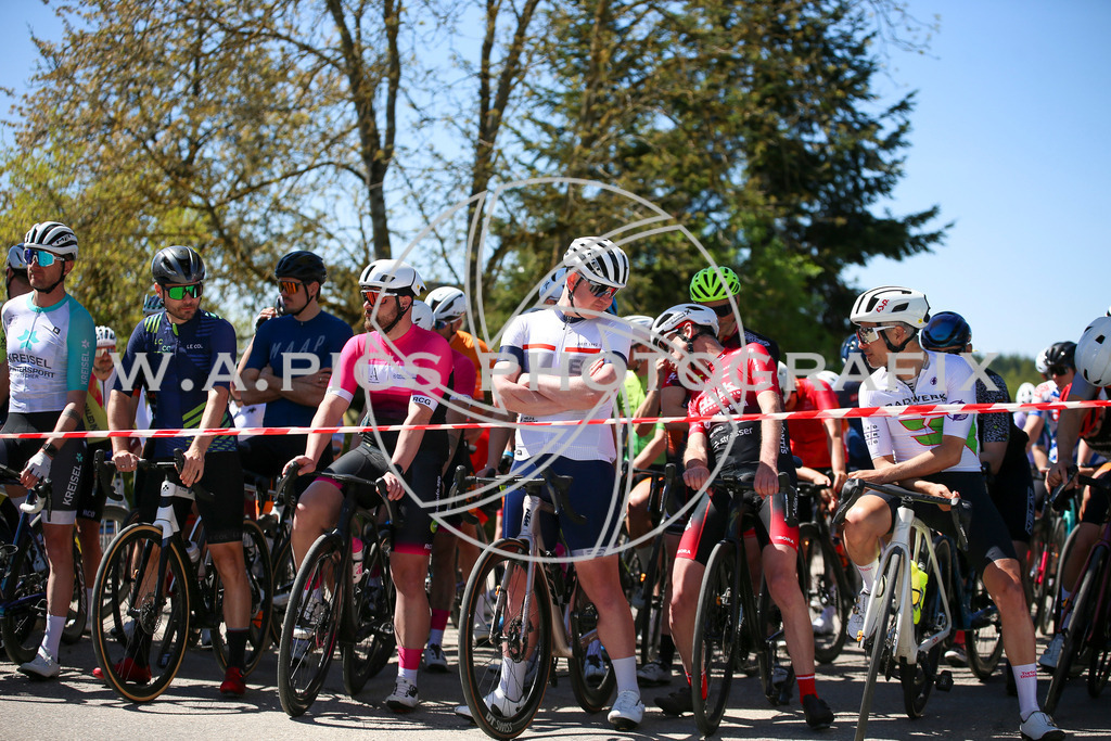 ..... | Wels, 23.04.2026, Kirschblüten Radrennen 2026 , Image shows: Photo: Wapics / Willdoner Andreas