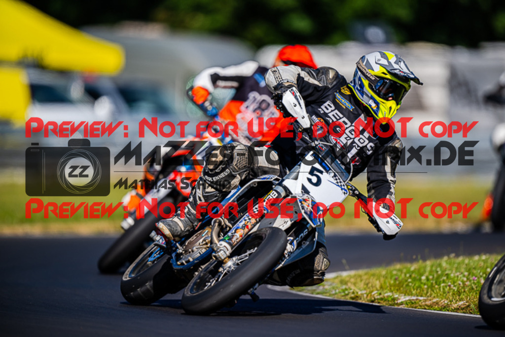 MaZZes_FotoMatrix_220702_1661 | S4