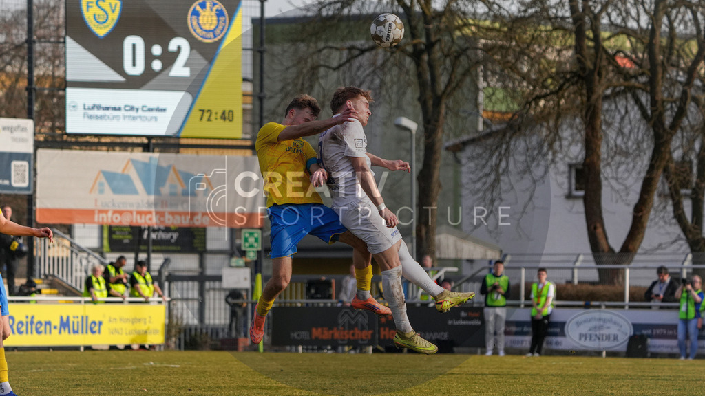 Fußball, Herren, Saison 2025/2026, Regionalliga Nordost, 24. Spieltag, FSV 63 Luckenwalde vs. 1.FC Lokomotive Leipzig, Samstag 28.02.2026, Werner-Seelenbinder-Stadion Luckenwalde, | Fußball, Herren, Saison 2025/2026, Regionalliga Nordost, 24. Spieltag, FSV 63 Luckenwalde vs. 1.FC Lokomotive Leipzig, Samstag 28.02.2026, Werner-Seelenbinder-Stadion Luckenwalde, Im Bild: Fabio Schneider (l. Luckenwalde) und Stefan Maderer (r. Leipzig) - Realisiert mit Pictrs.com