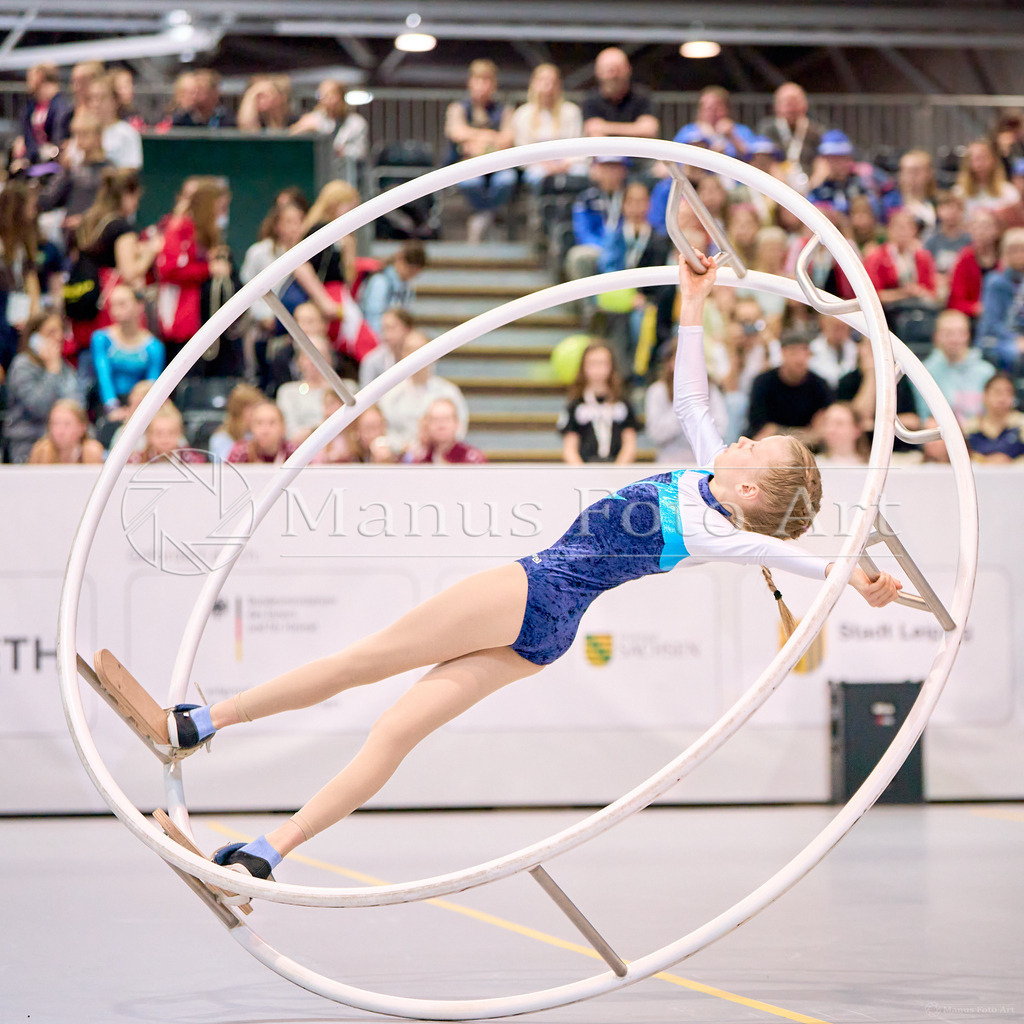 A-DSC01895 | Professionelle Sportfotografie in Hamburg, Schleswig-Holstein und Niedersachsen – spezialisiert auf Rhönrad, Geräteturnen, Leistungsturnen und rhythmische Sportgymnastik. Bundesweite Begleitung von Rhönrad-Events. Jetzt Sport-Fotos - Realisiert mit Pictrs.com