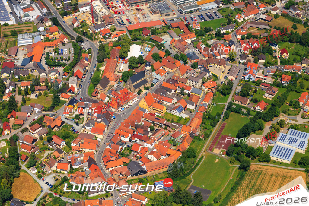 Die Luftaufnahme der Stadt Weismain wurde vom UL-Flugzeug heraus erstellt ( keine Drohne )- hohe Auflösung für beste Qualität