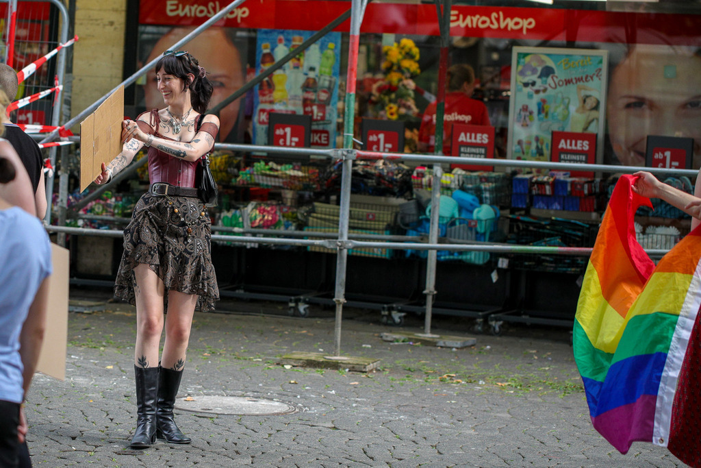 CSD_Moers_190725_006 | Bildergalerie von Sport-Ereignissen aber auch von weiteren spannenden Dingen - nicht nur vom Niederrhein. In Anlehnung an den bekannten Spruch von Hanns Dieter Hüsch heißt das Motto: "Niederrhein ist überall".  - Realisiert mit Pictrs.com