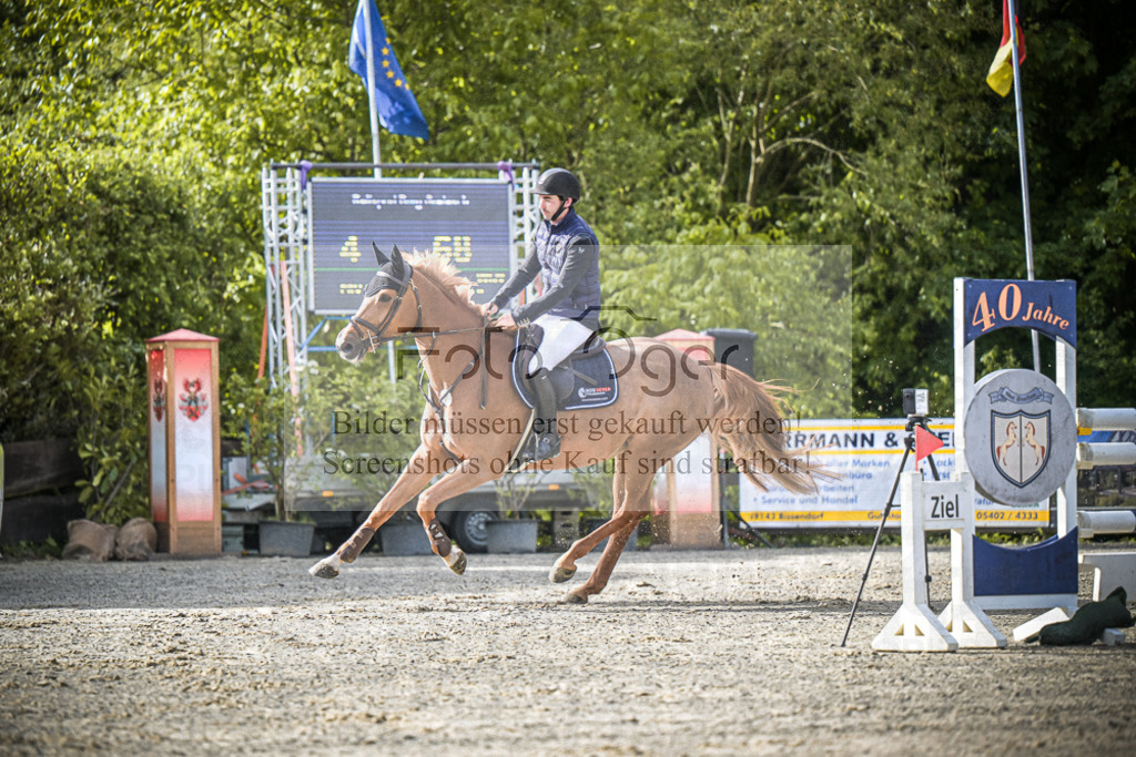 DOS_1628 | Entdecke hochwertige Reitturnierfotos von Foto Oger. Professionell, emotional und authentisch – jetzt Lieblingsmomente im Shop bestellen.Deutschlandweite Turnierfotografie. - Realisiert mit Pictrs.com