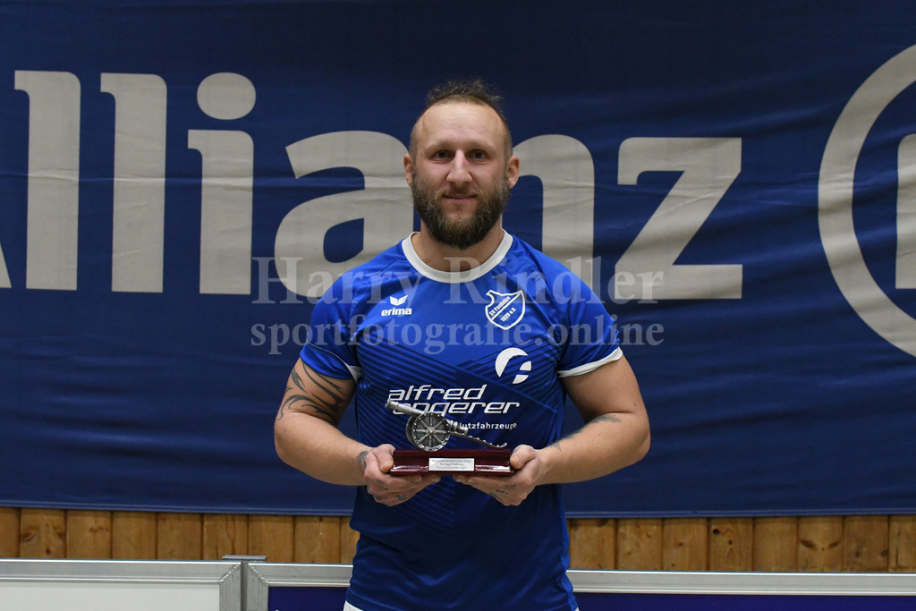 Allianz Fischer Cup 2026; FC Dingolfing; SV Pankofen; | Simon Schwetz (SV Pankofen) wurde zusammen mit Marcel Müller (FC Dingolfing) mit 6 Treffern Torschützenkönig beim Allianz Fischer Cup 2026 - Realisiert mit Pictrs.com