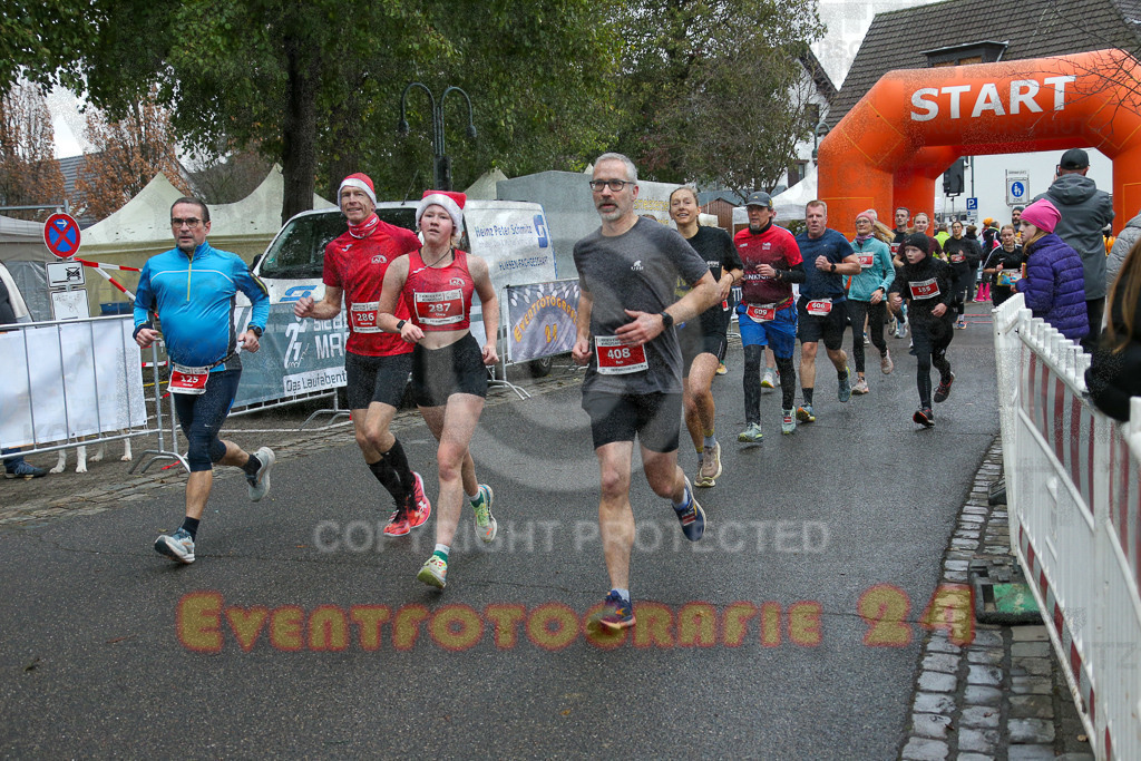 251130_1142_EX1_8373 | Sportfotografie im Rhein-Sieg Kreis, Köln, Bonn, NRW, Rheinland Pfalz, Hessen, etc. Unser Tätigkeitsfeld umfasst den Laufsport vom Volkslauf über den Marathon, Duathlon, Triathon bis zum Ultralauf wie Kölnpfad Ultra oder Schindertrail.