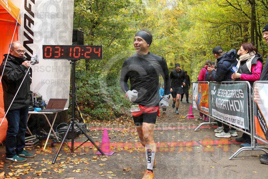 251026_1312_EX1_2826 | Sportfotografie im Rhein-Sieg Kreis, Köln, Bonn, NRW, Rheinland Pfalz, Hessen, etc. Unser Tätigkeitsfeld umfasst den Laufsport vom Volkslauf über den Marathon, Duathlon, Triathon bis zum Ultralauf wie Kölnpfad Ultra oder Schindertrail.