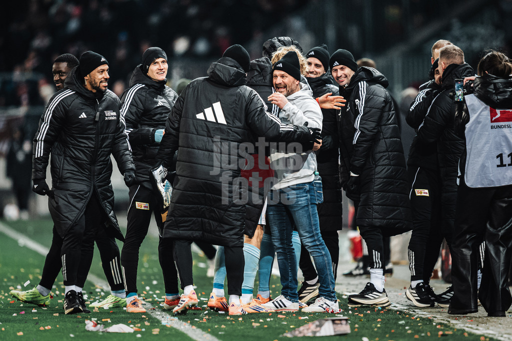 Fußball | Männer | Saison 2025/2026  | Fußball-Bundesliga | 11. Spieltag | FC St. Pauli vs. 1. FC Union Berlin | 23.11.2025 | Trainer Steffen Baumgart (1. FC Union Berlin) jubelt nach dem Sieg