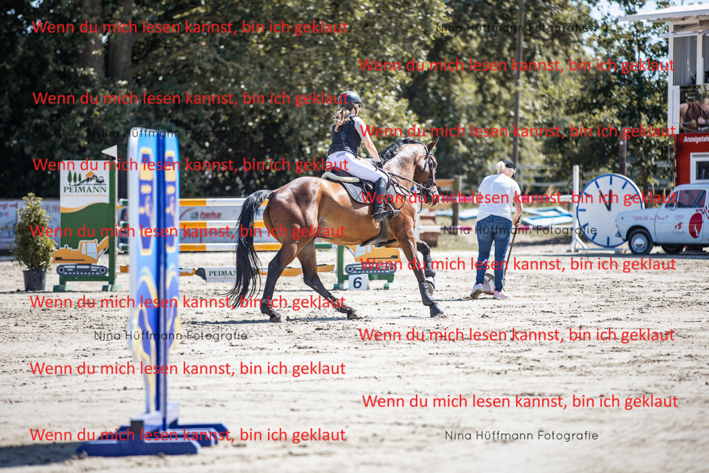 BK1A6674 | Turnierbilder Turnierfotos Nina Hüffmann Turnierfotografie Pferdefotografie Tierzeichnung Haustierzeichnung Pferdezeichnung Hundezeichnung Videograf  - Realisiert mit Pictrs.com