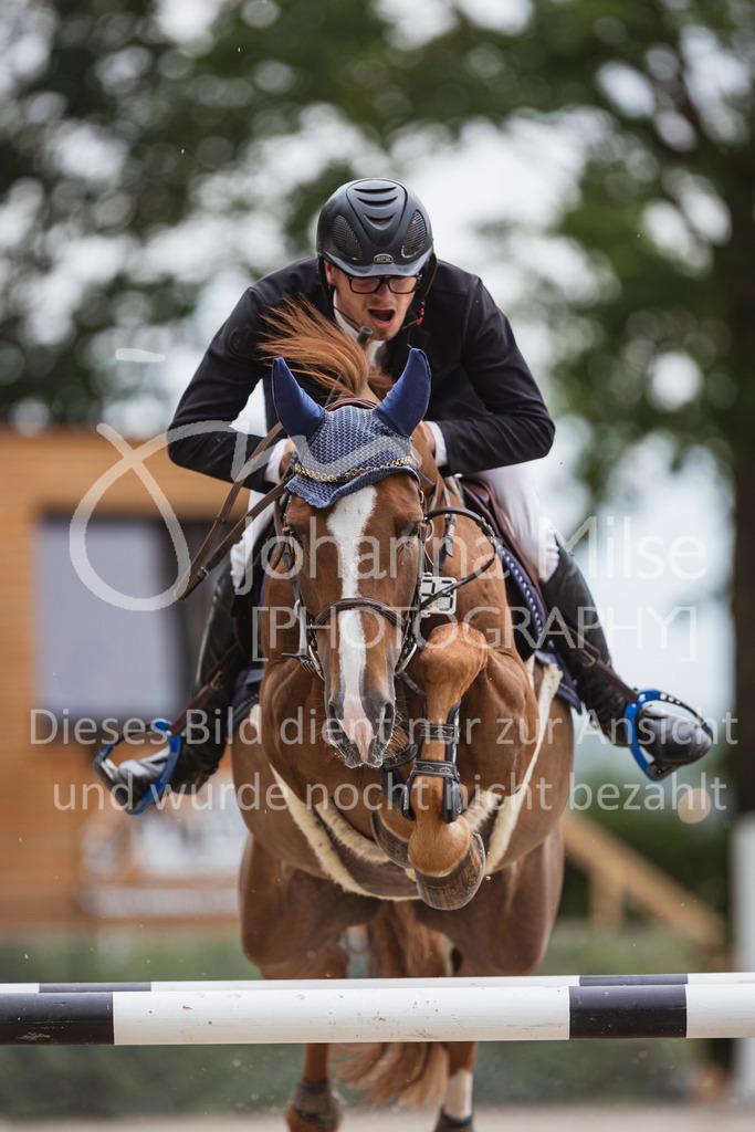 240614_Lemwerder_M2-Springen-484 | Deine schönsten Turniermomente als professionelle Fotos! Entdecke hochwertige Pferdesport-Fotografie im Online-Shop. Jetzt Fotos finden & bestellen!
