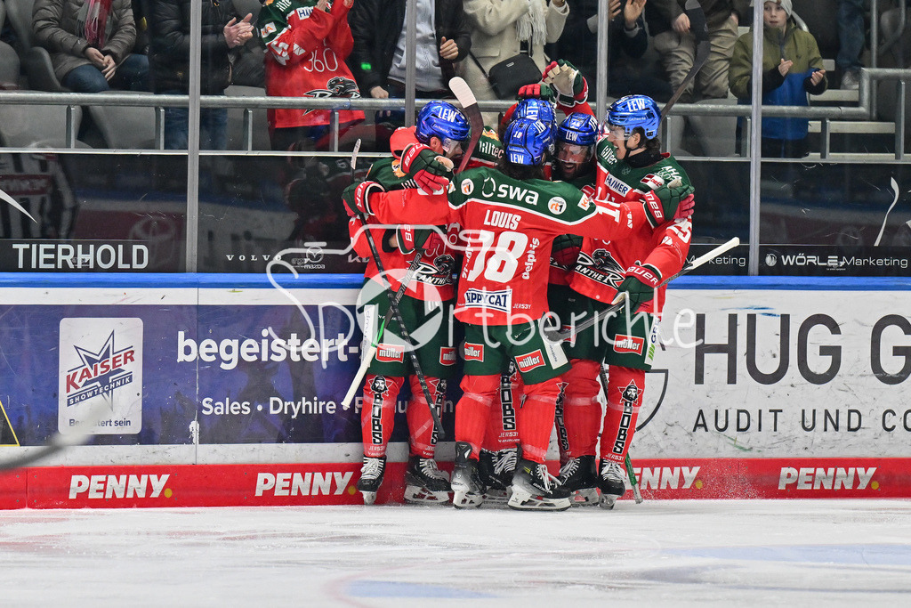 Augsburger Panther - Kölner Haie | Jubel der Panther nach dem Treffer zum 2-0 durch Thomas SCHEMITSCH (Augsburger Panther #62) / Tor / Torschuetze / Freude / Happy / DEL: Augsburger Panther - Koelner Haie, Curt Frenzel Stadion am 02.03.2025