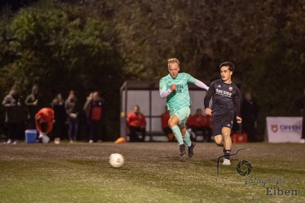 TuS Eversten-SVE Wiefelstede | Herren Kreisliga; TuS Eversten (grün)-SVE Wiefelstede (schwarz) am 03.11.2023; in Oldenburg (Sportanlage Maastricher Straße), Photo: Philip Eiben 2023 - Realisiert mit Pictrs.com