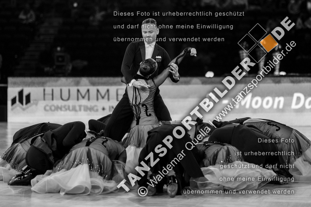 20251206-01525 | Hier finden Sie Tanz Bilder vom Latein und Standard Formationen tanzen. Sportbilder vom Tanzsport. Schöne Fotos und von Weltmeisterschaft, Europameisterschaft, Bundesliga, Regionalliga, Oberliga und Landesliga sowie von GOC Stuttgart, DanceComp, WM Bremen