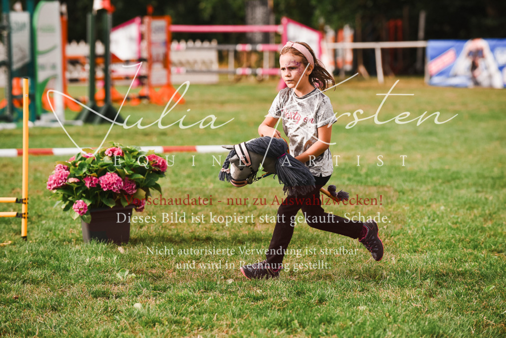 DSC_4619 | Pferde- und Turnierfotografie in Westsachsen. Pferdeportraits, Auftragszeichnungen und intuitive Kunst.