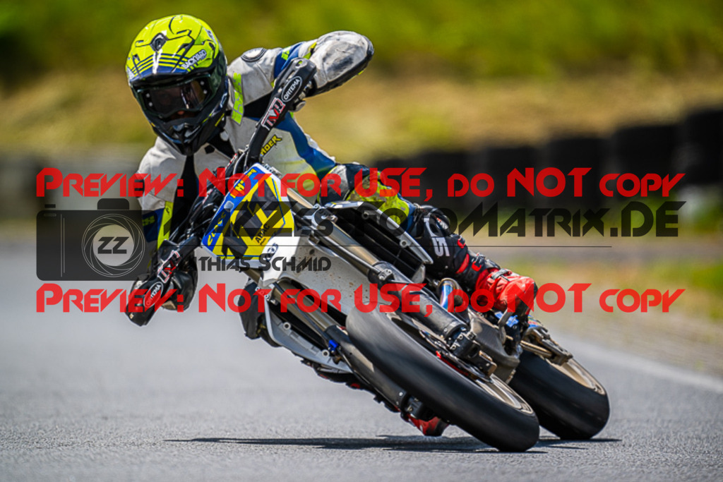 MaZZes_FotoMatrix_220528_1204 | Fotograf Mathias Schmid
Sportfotograf,
Eventfotograf,
Hochzeitsfotograf,
Portraitfotograf