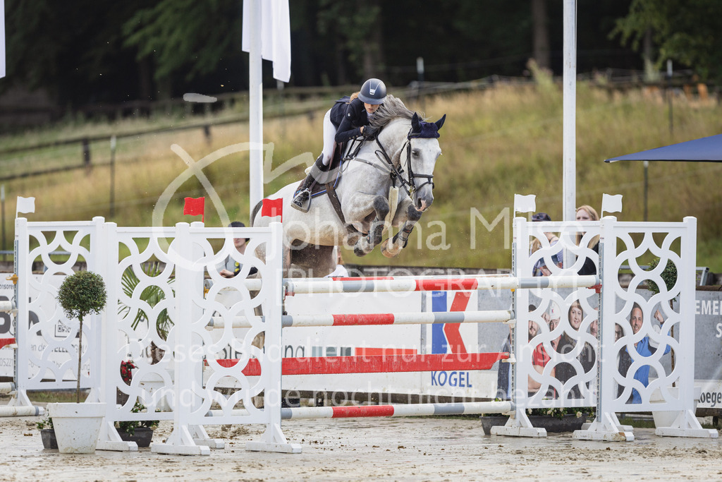 230729_BHO_S1-Spr-882 | Deine schönsten Turniermomente als professionelle Fotos! Entdecke hochwertige Pferdesport-Fotografie im Online-Shop. Jetzt Fotos finden & bestellen!