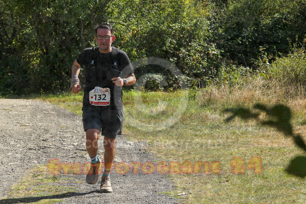 250830_1318_EV4_4192 | Sportfotografie im Rhein-Sieg Kreis, Köln, Bonn, NRW, Rheinland Pfalz, Hessen, etc. Unser Tätigkeitsfeld umfasst den Laufsport vom Volkslauf über den Marathon, Duathlon, Triathon bis zum Ultralauf wie Kölnpfad Ultra oder Schindertrail.
