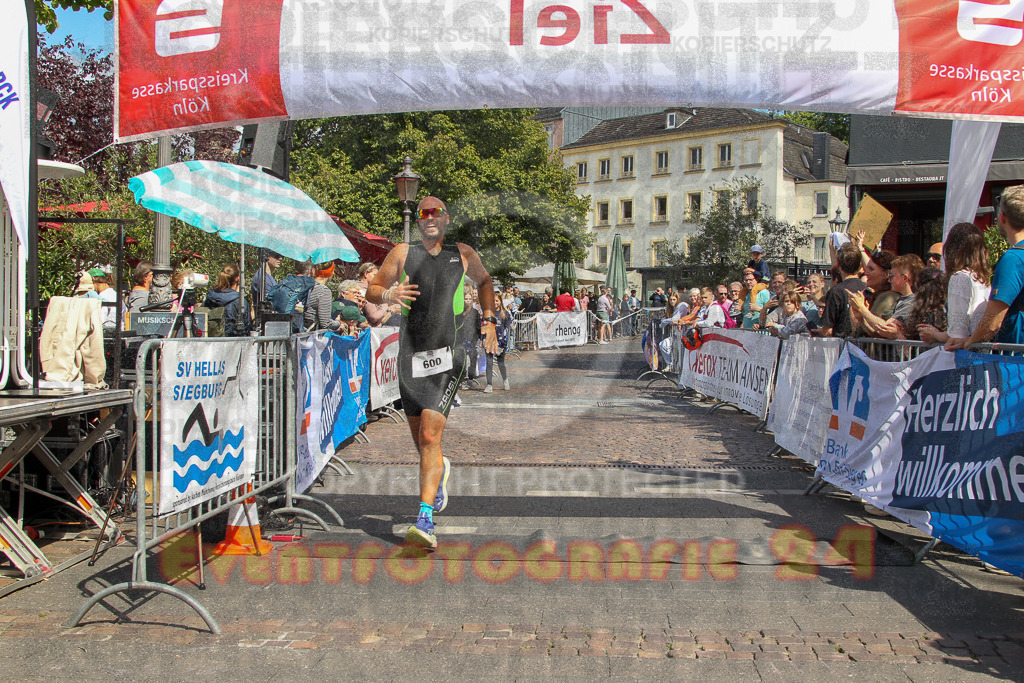 250824_1432_EV4_1884 | Sportfotografie im Rhein-Sieg Kreis, Köln, Bonn, NRW, Rheinland Pfalz, Hessen, etc. Unser Tätigkeitsfeld umfasst den Laufsport vom Volkslauf über den Marathon, Duathlon, Triathon bis zum Ultralauf wie Kölnpfad Ultra oder Schindertrail.