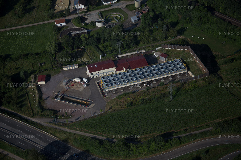 Kühlanlagen des Geothermiekraftwerk | Luftbild: Kühlanlagen des Geothermiekraftwerk in Insheim im Bundesland Rheinland-Pfalz in Deutschland. Foto: IMG_092508.jpg vom 01.08.2016 durch Werner Riehm/FLY-FOTO.de - Realisiert mit Pictrs.com