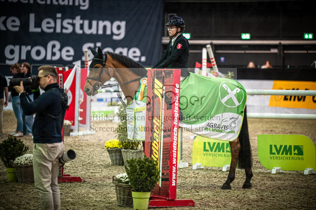 DOS_0017 | Entdecke hochwertige Reitturnierfotos von Foto Oger. Professionell, emotional und authentisch – jetzt Lieblingsmomente im Shop bestellen.Deutschlandweite Turnierfotografie. - Realisiert mit Pictrs.com