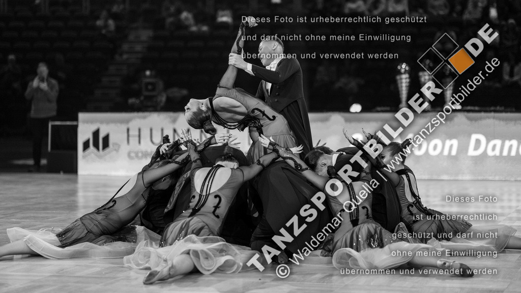 20251206-01705 | Hier finden Sie Tanz Bilder vom Latein und Standard Formationen tanzen. Sportbilder vom Tanzsport. Schöne Fotos und von Weltmeisterschaft, Europameisterschaft, Bundesliga, Regionalliga, Oberliga und Landesliga sowie von GOC Stuttgart, DanceComp, WM Bremen